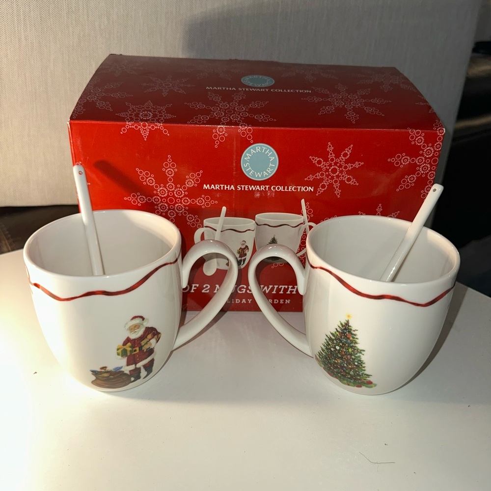 Martha Stewart Holiday Mug Set - Red and White